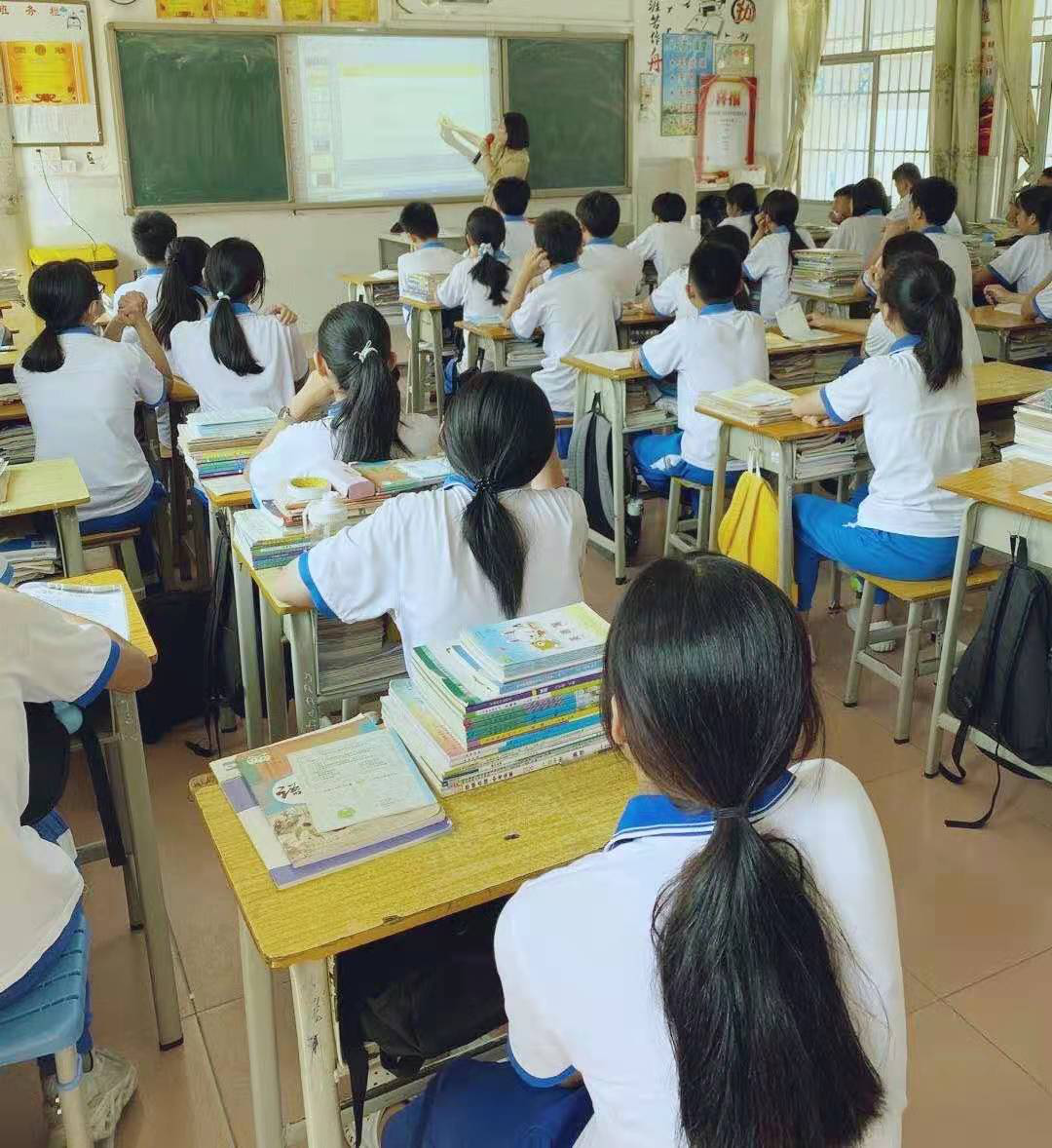 圖片2發(fā)達的v